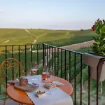 Laura Gospodarstwo agroturystyczne Castellinaldo