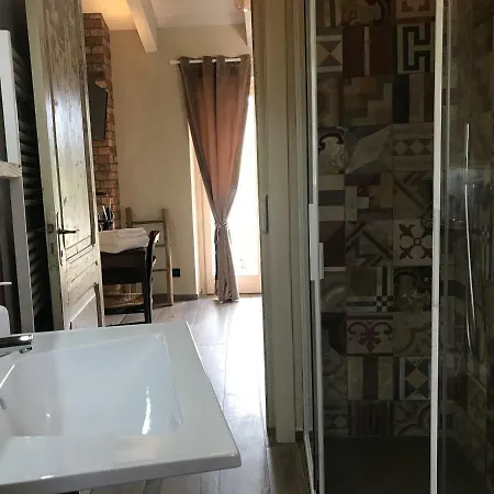 Laura בית חווה Castellinaldo